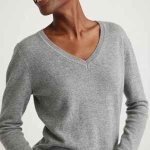 Quince Mongolian Cashmere V-Neck Sweater